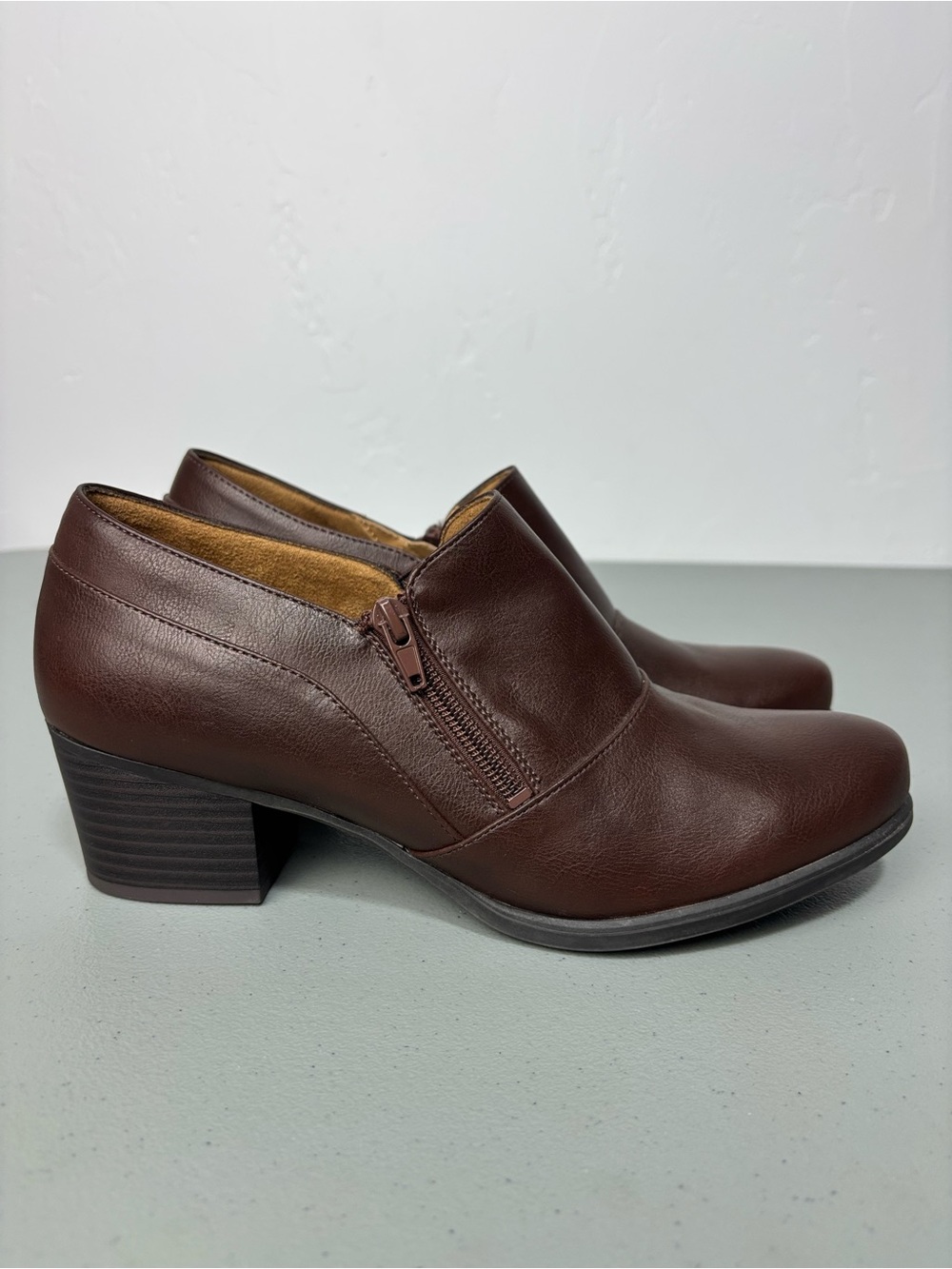 Natural Soul Women's Brown Clog Heels Zip Closure Closed Toe 11M US / 41 EU